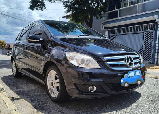 MERCEDES-BENZ B 180 1.7 COMFORT 8V GASOLINA 4P AUTOMÁTICO